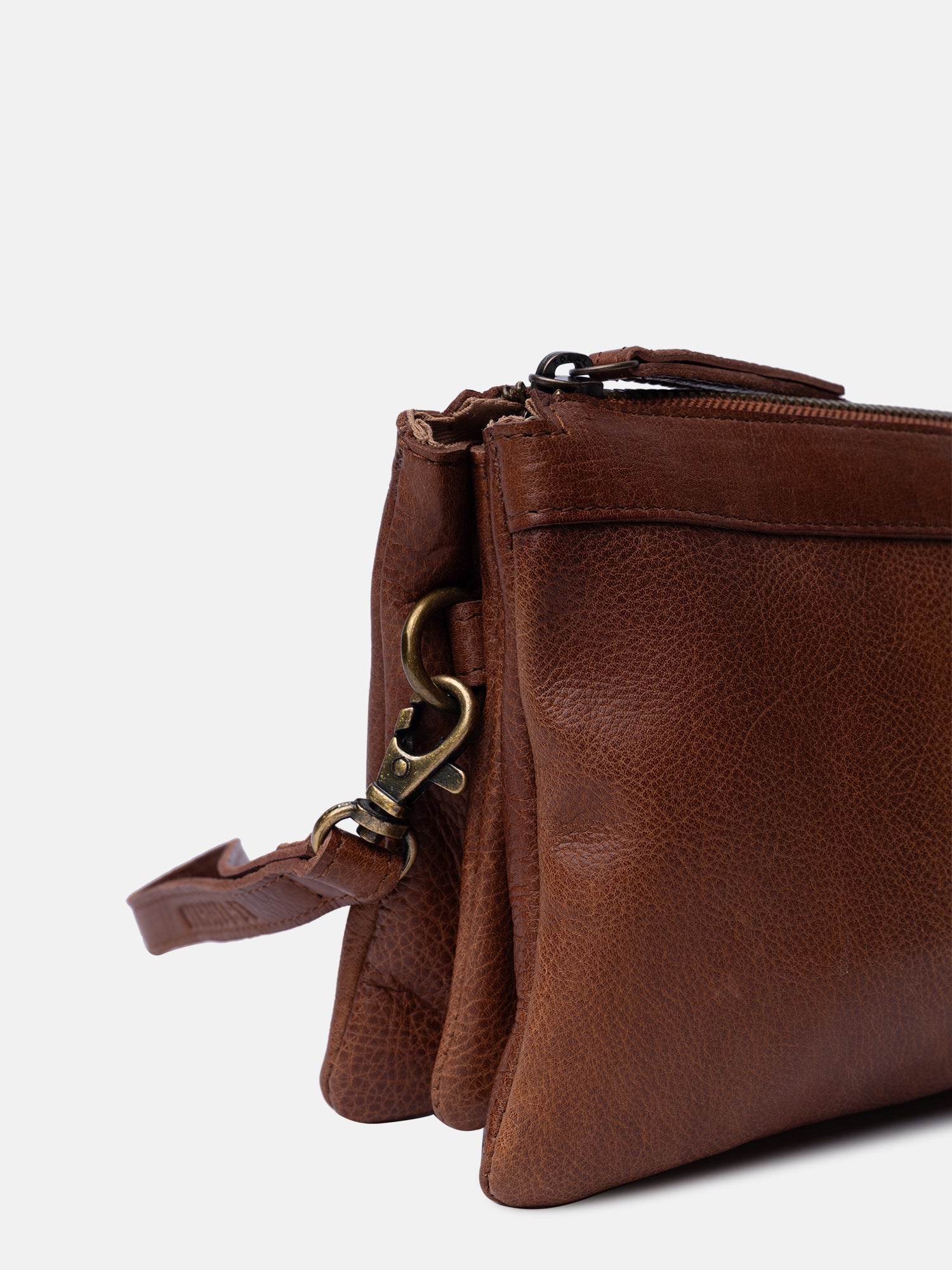 RE:DESIGNED Ola Clutch Walnut Vollleder