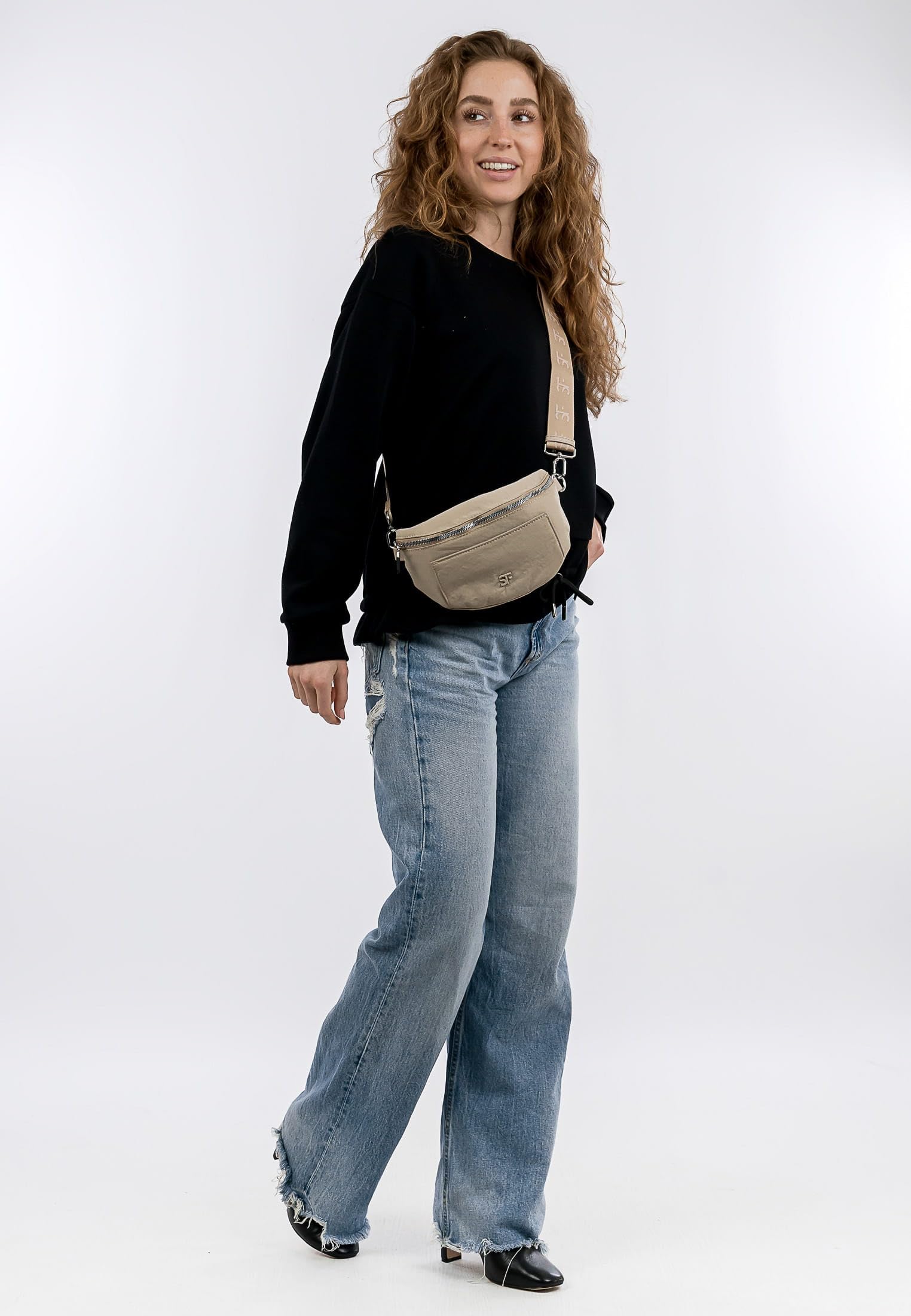 SURI FREY Abby Crossover Bag Taupe flach