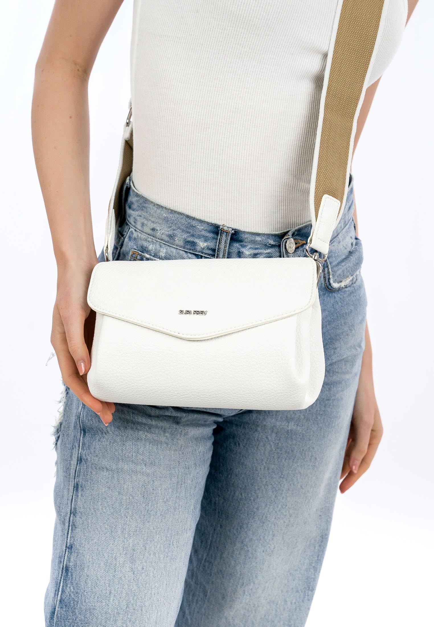 SURI FREY Hanny Crossbody Bag Umhängetasche White tief