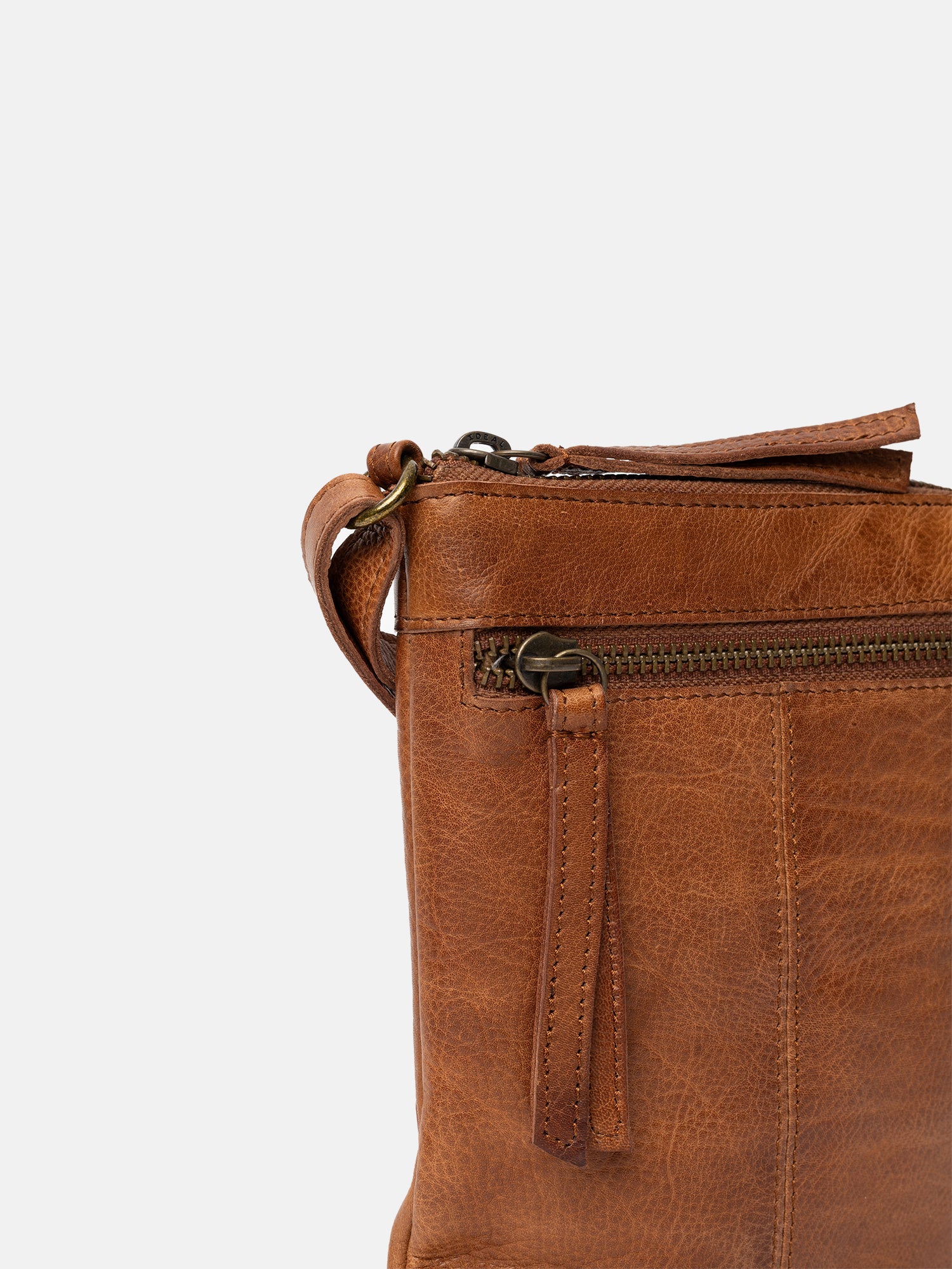 RE:DESIGNED Oulu Urban Umhängetasche Walnut