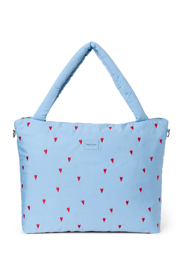 Studio Noos Puffy Wickeltasche Hellblau Herzen gesteppt