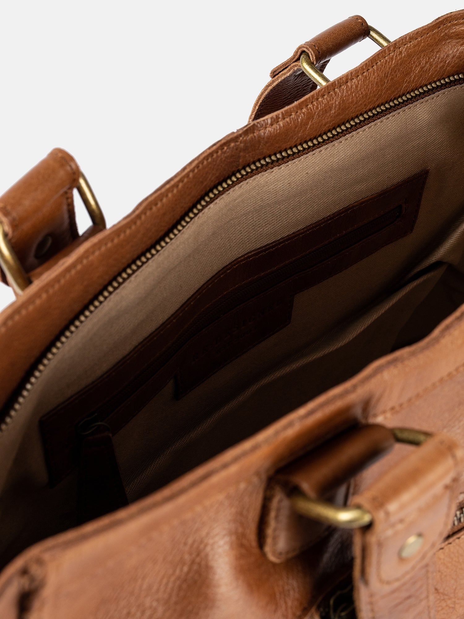 RE:DESIGNED Molly Urban Schultertasche Walnut Laptop