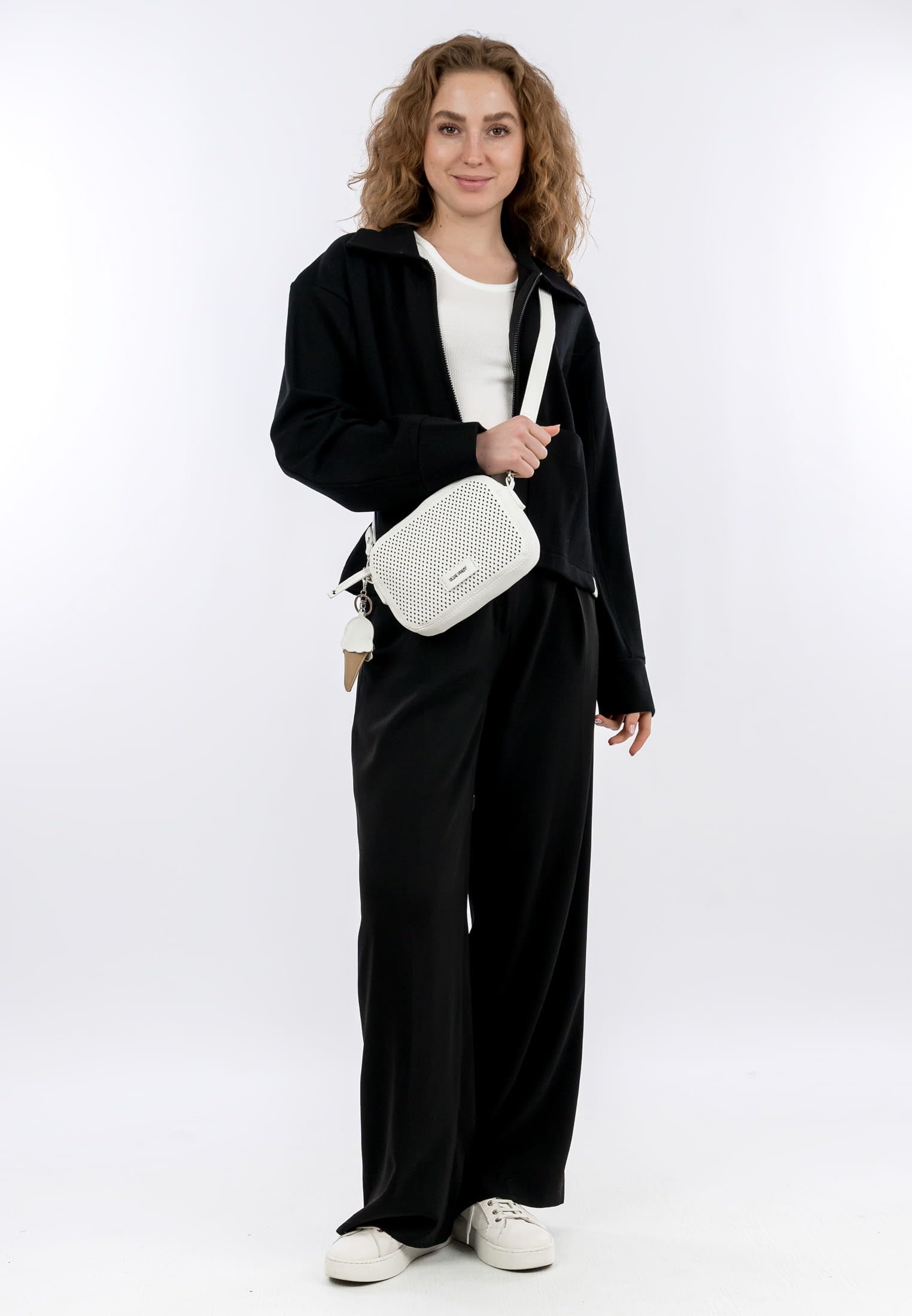 SURI FREY Cilly Crossbody Umhängetasche Weiß gelocht