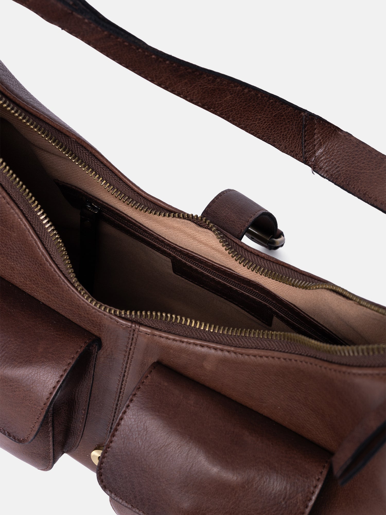 RE:DESIGNED Solvej Medium Umhängetasche Woodsmoke Leder