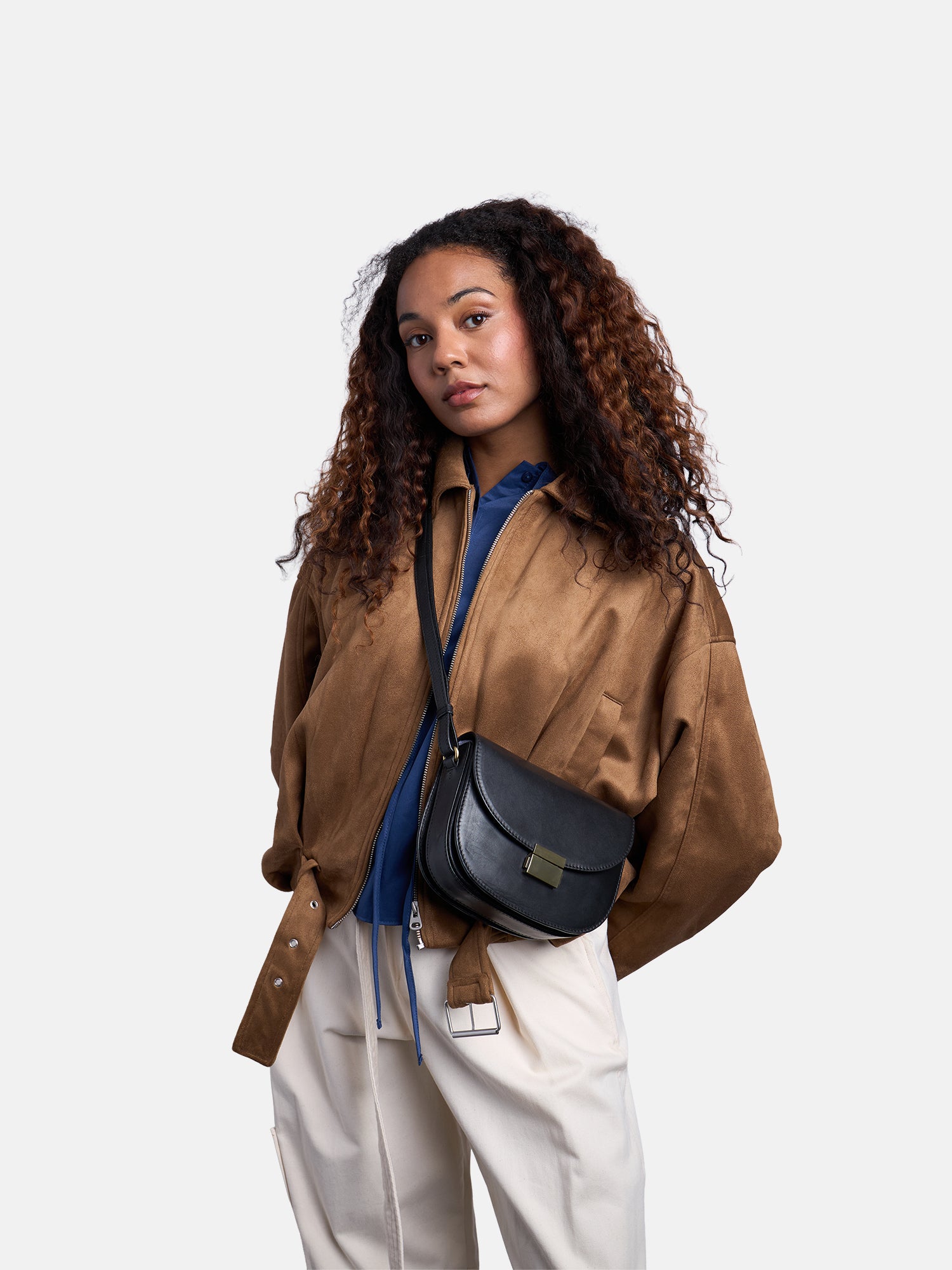 RE:DESIGNED Sivja Umhängetasche Schwarz Leder