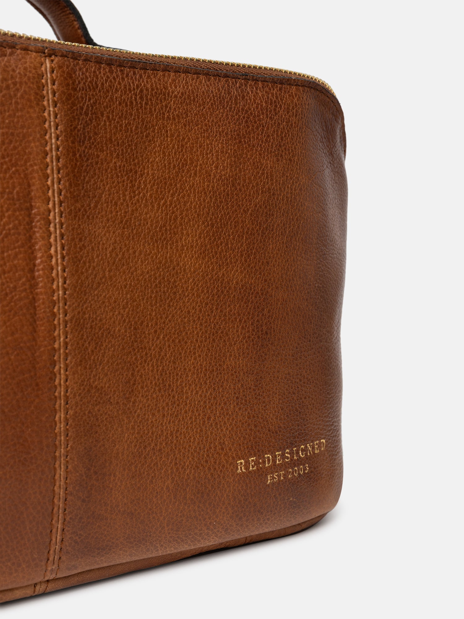 RE:DESIGNED Halima Big Kulturtasche Walnut Vollleder