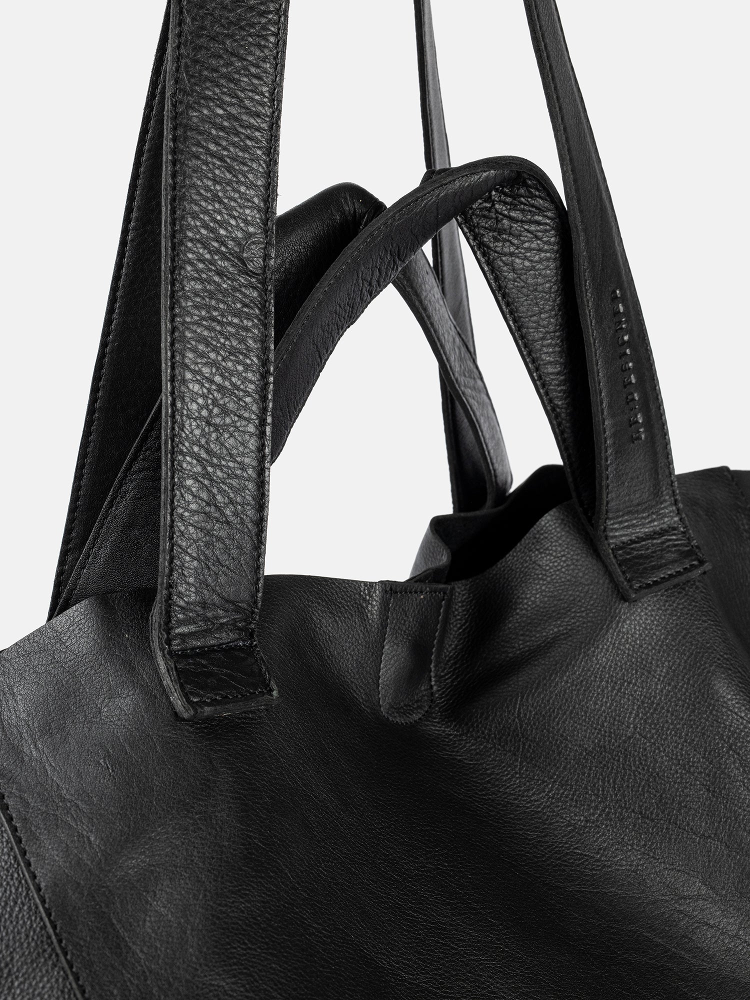 RE:DESIGNED Fie Urban Weekender Schwarz Vollleder