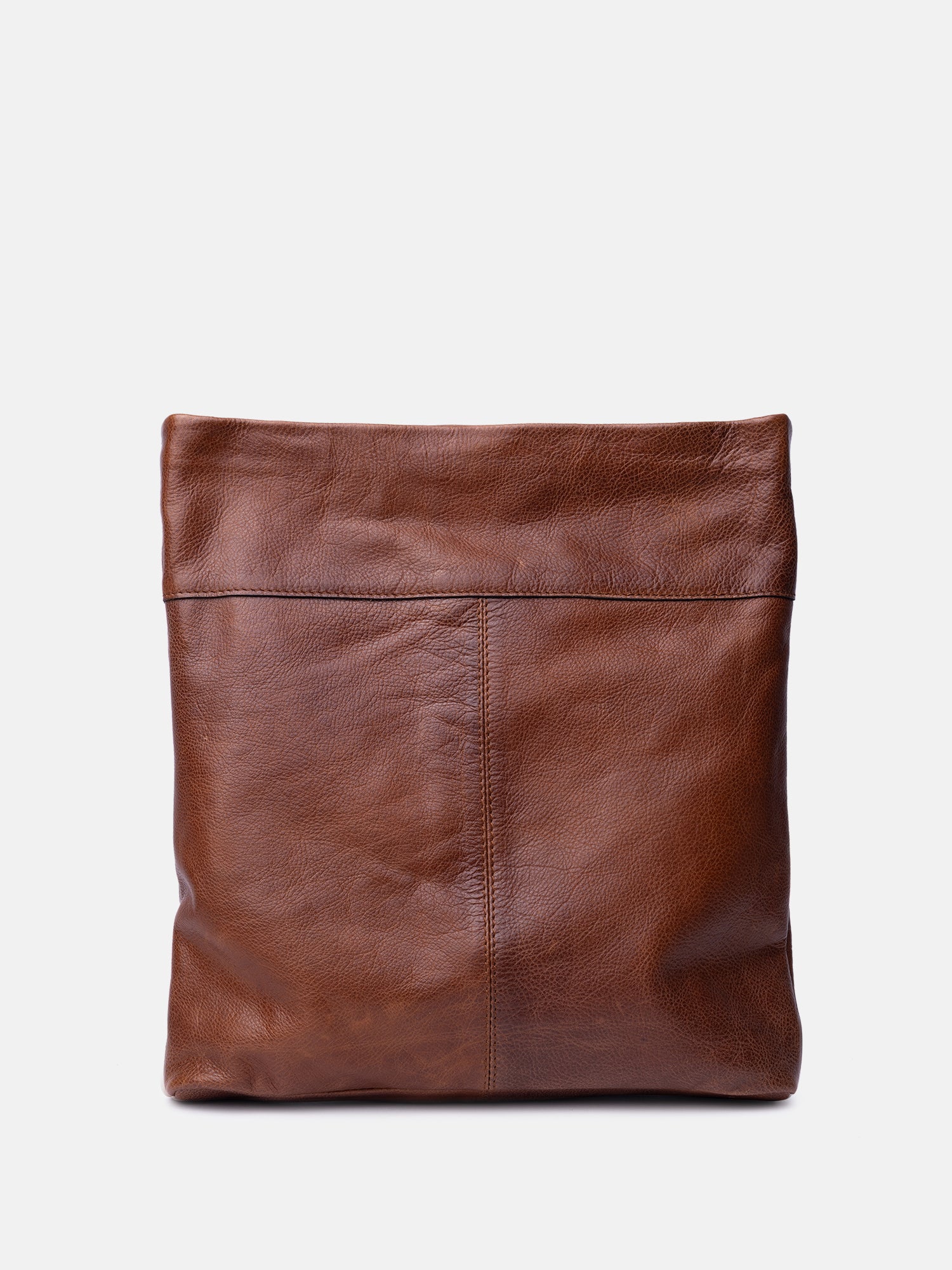 RE:DESIGNED Olea Big Umhängetasche Walnut Vollleder
