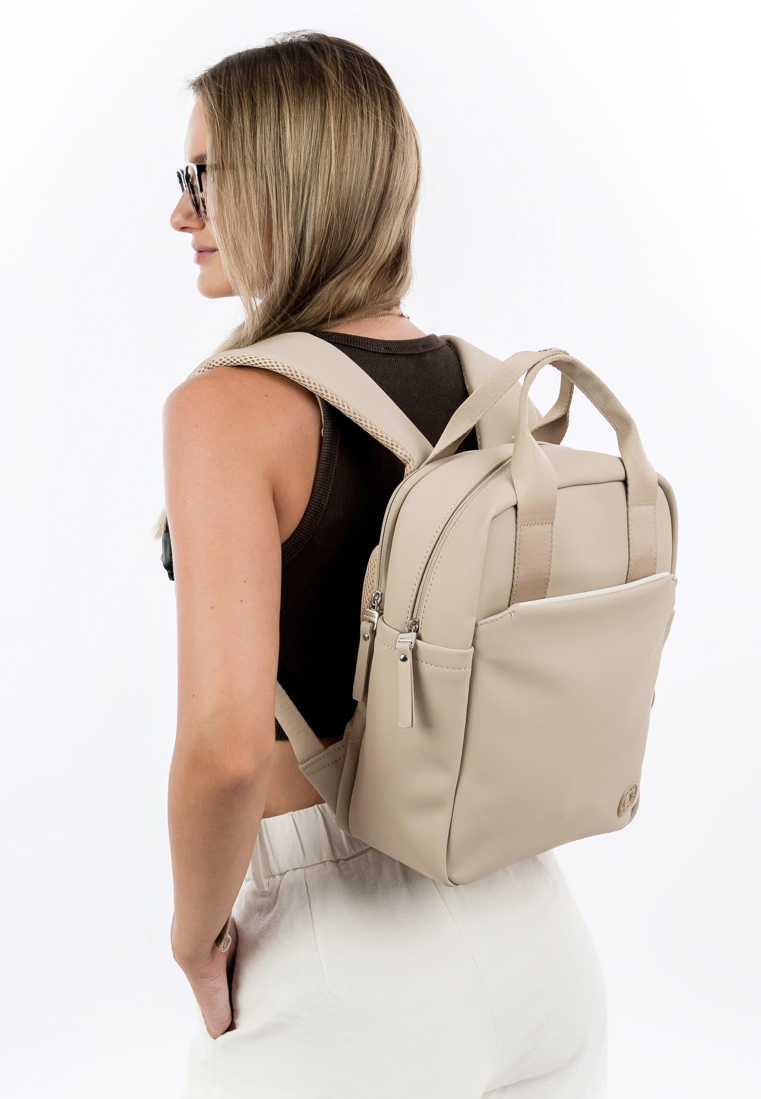 SURI FREY Besty Rucksack Sand 23x31x13 cm