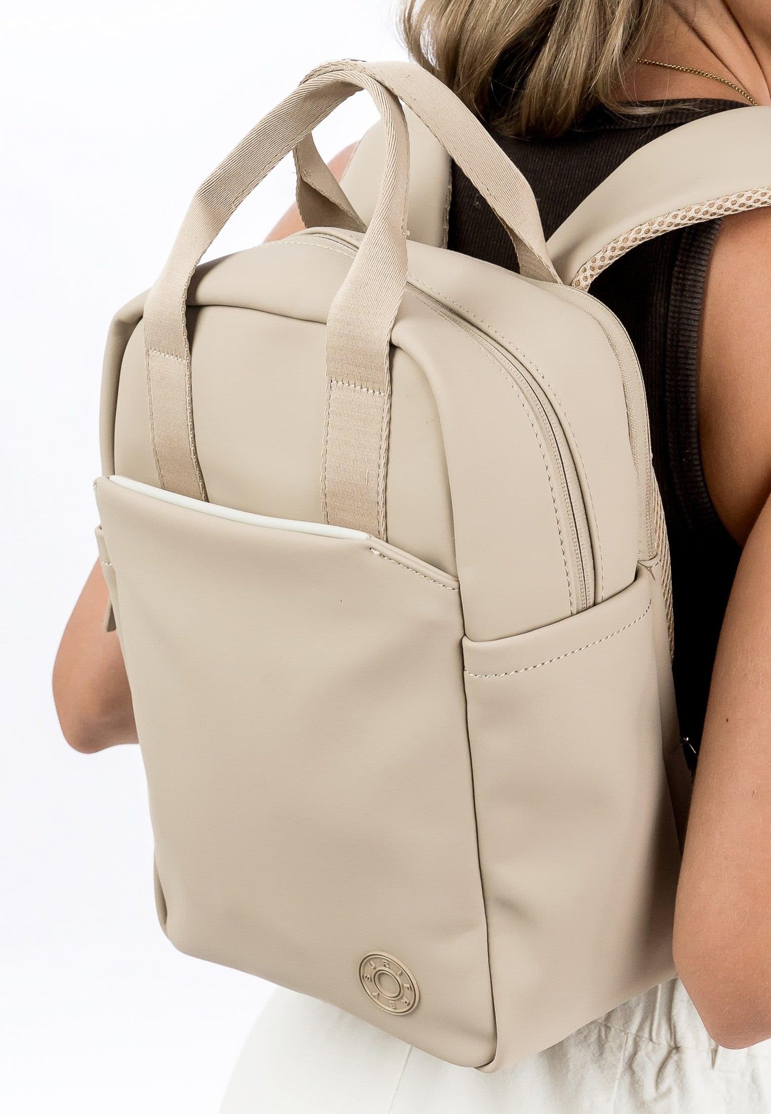 SURI FREY Besty Rucksack Sand 23x31x13 cm