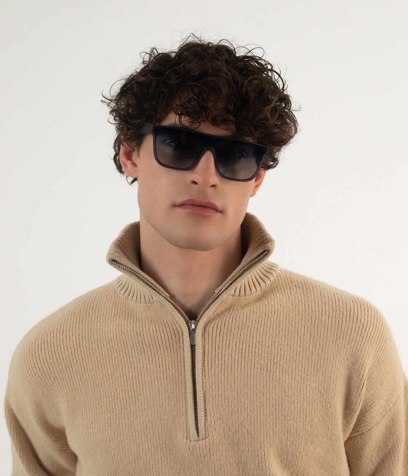Matt & Nat Feige eckige Sonnenbrille polarisiert blau
