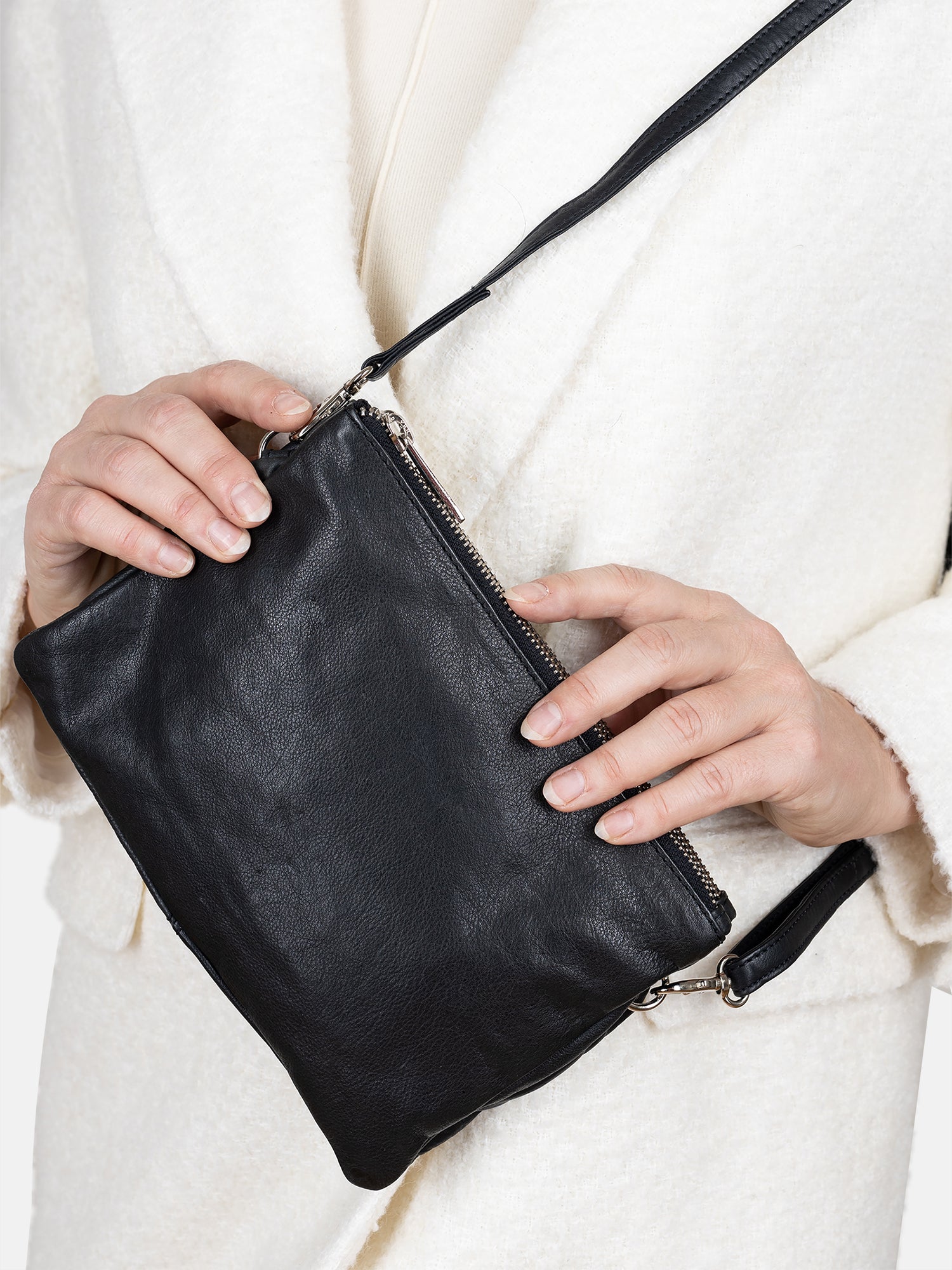 RE:DESIGNED Oslo Soft Clutch Soft Black Vollleder