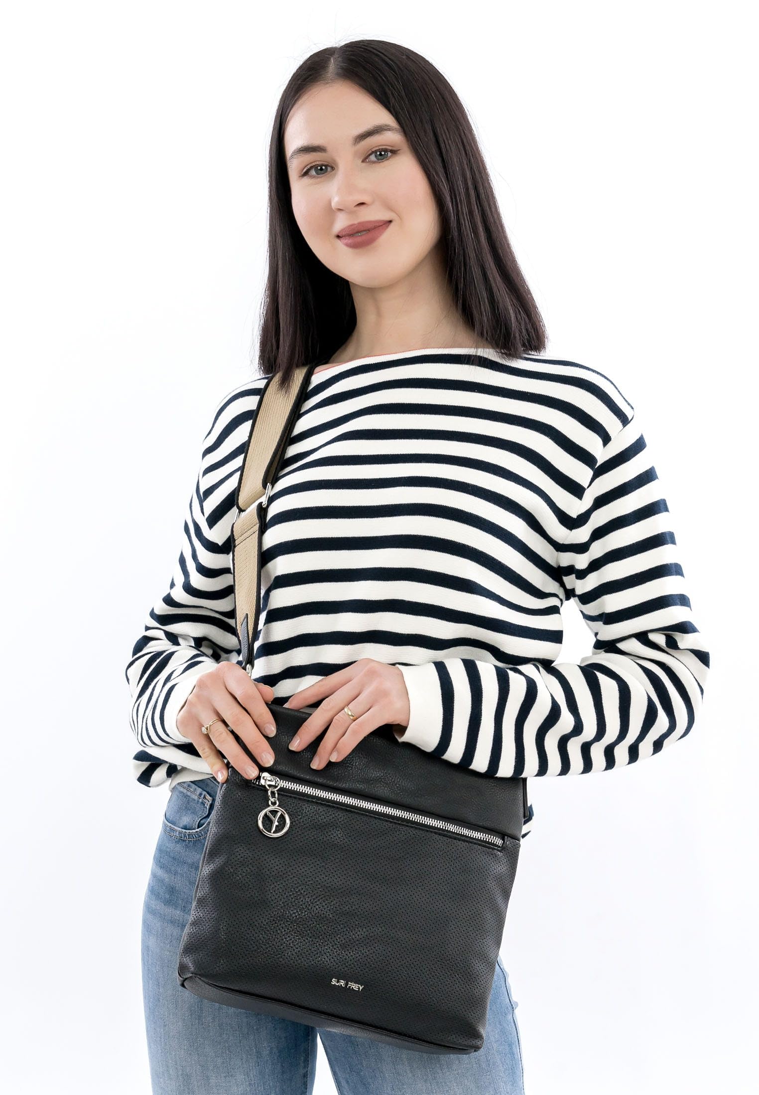 SURI FREY Patsy Crossover Bag Umhängetasche Schwarz Perforation