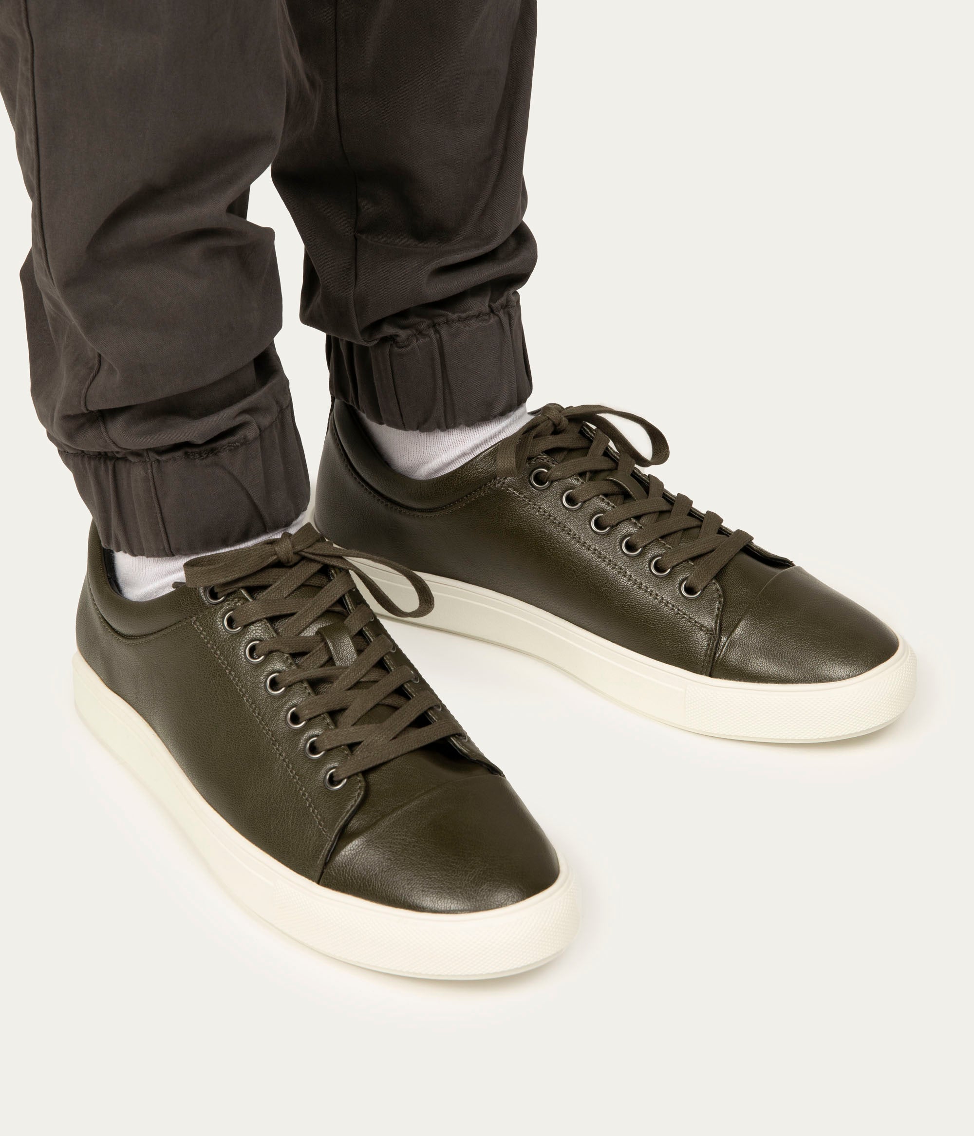 Matt & Nat Oak Sneaker Herren Schwarz vegan