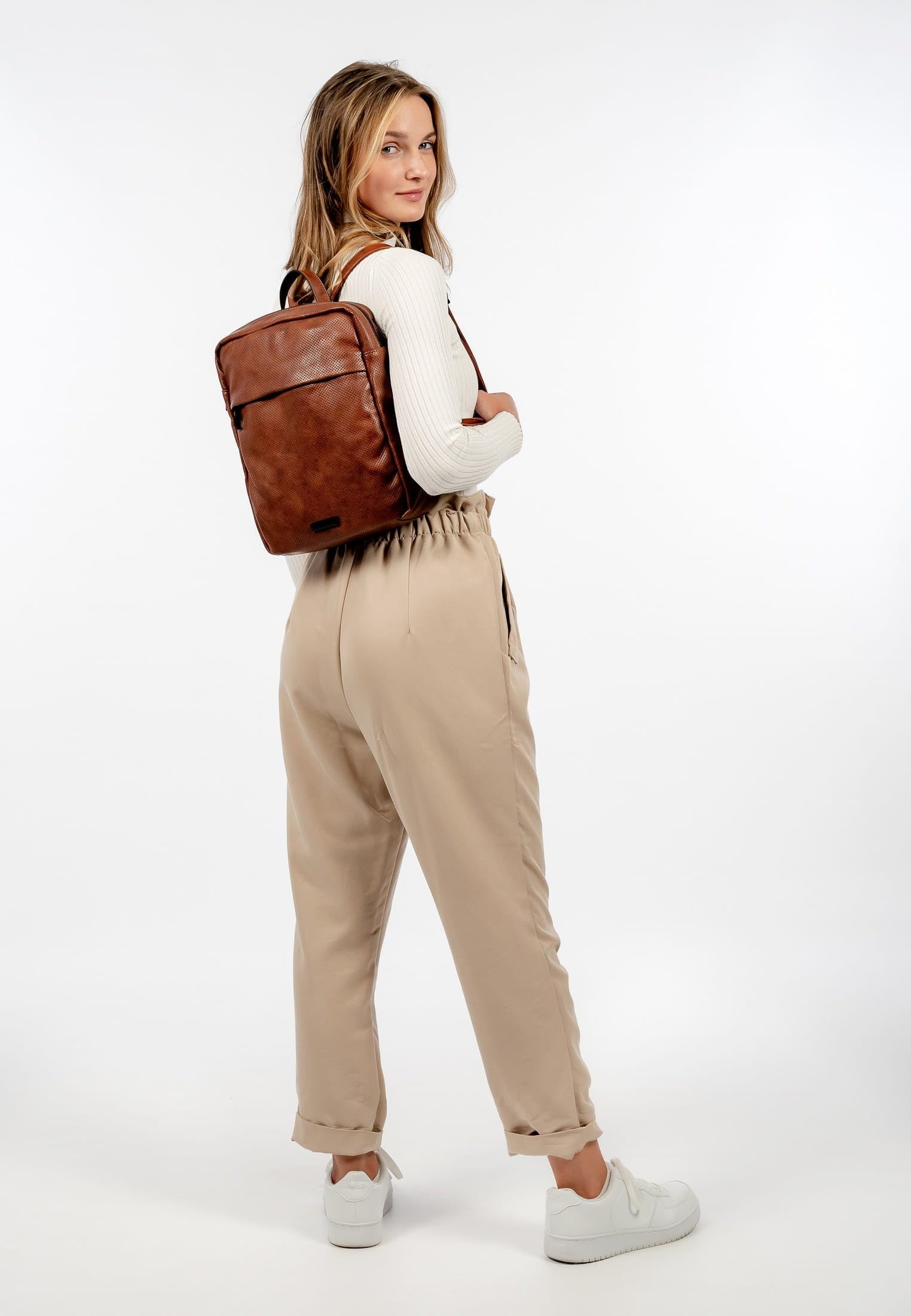 SURI FREY Celly Backpack Rucksack cognac perforiert