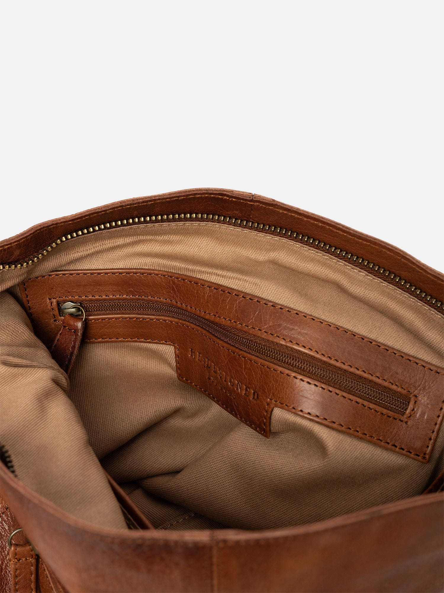 RE:DESIGNED Storslet Urban 4962 Umhängetasche Walnut Leder