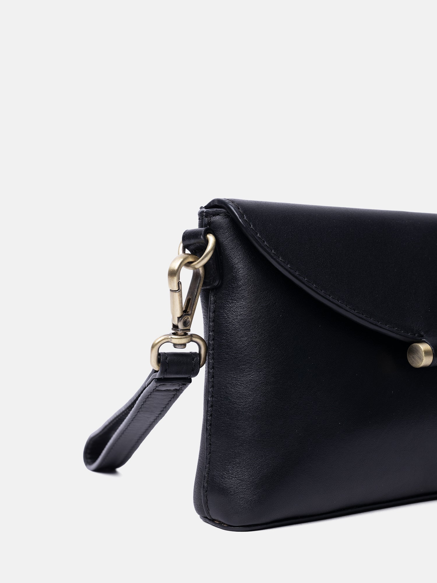 RE:DESIGNED Sonia Clutch Schwarz Vollleder