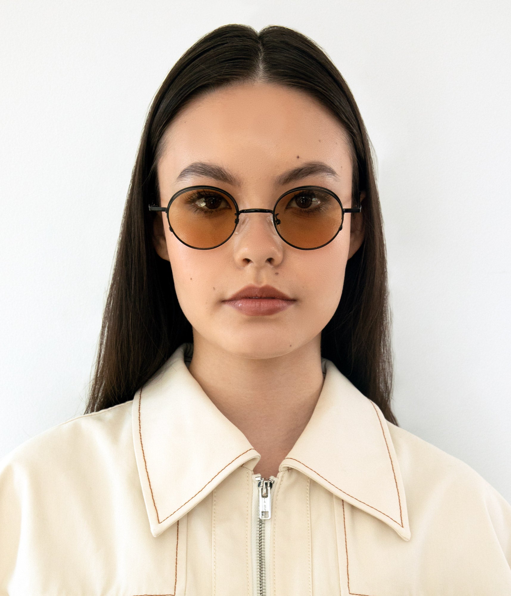 Matt & Nat EDDON Sonnenbrille Klein Rund Schwarz Polarisiert