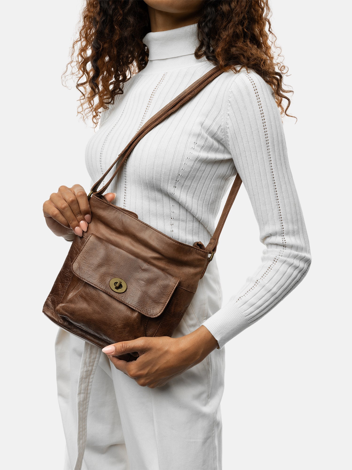 RE:DESIGNED Kay Urban Schultertasche Woodsmoke Leder