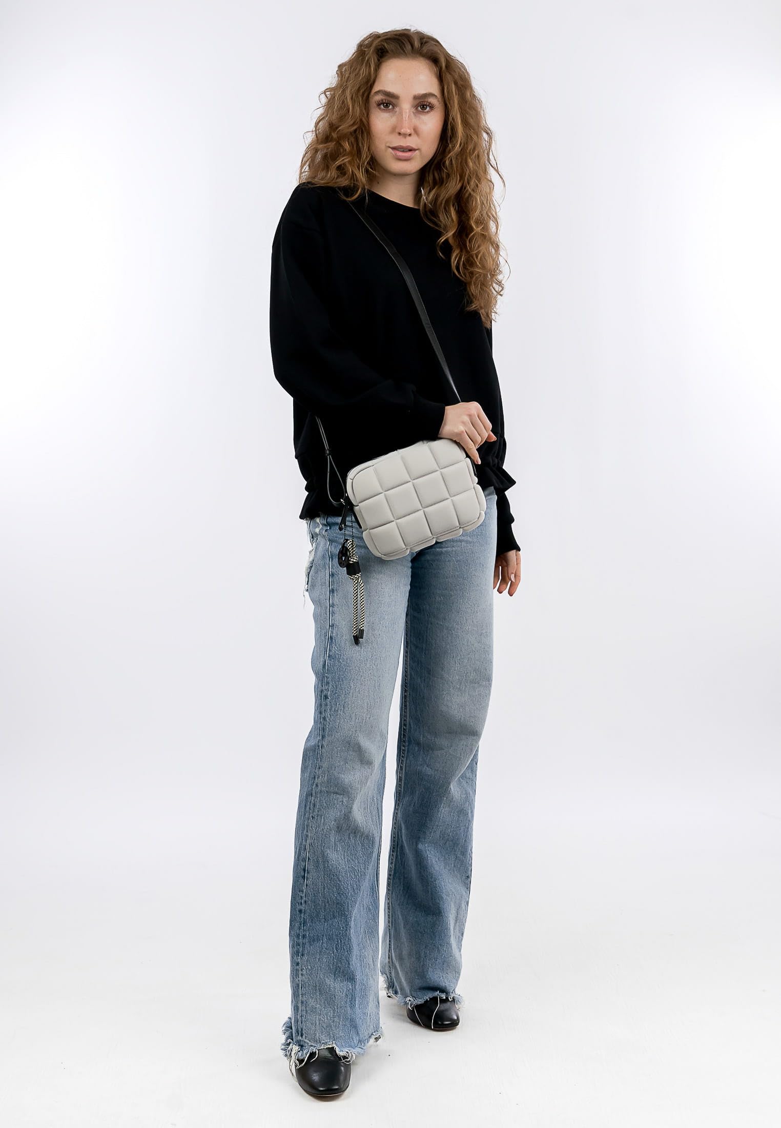 SURI FREY Jancy Crossbody Umhängetasche Hellgrau