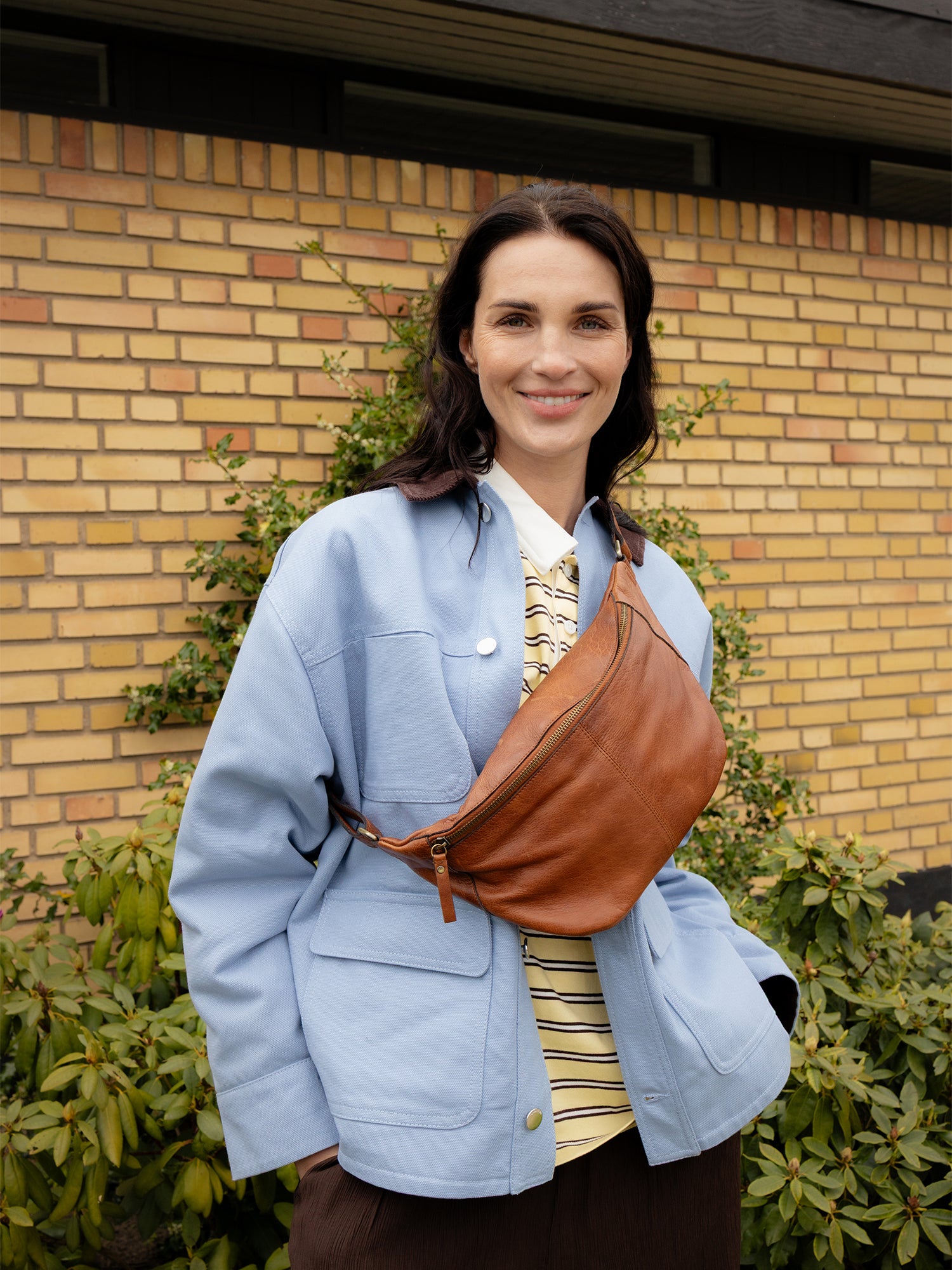 RE:DESIGNED Selina Bauchtasche Walnut Vollleder
