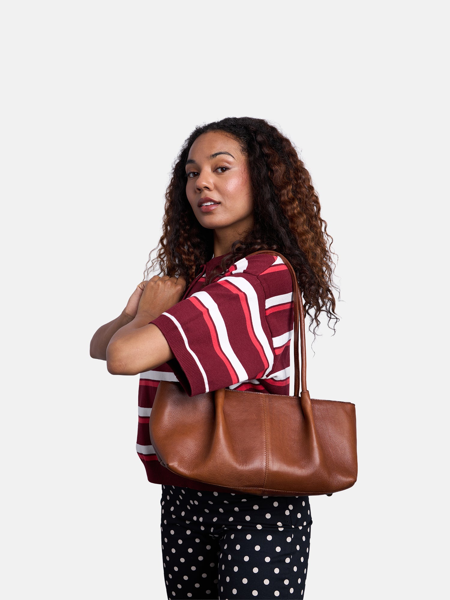 RE:DESIGNED Sille Handtasche Walnut Vollleder 37cm
