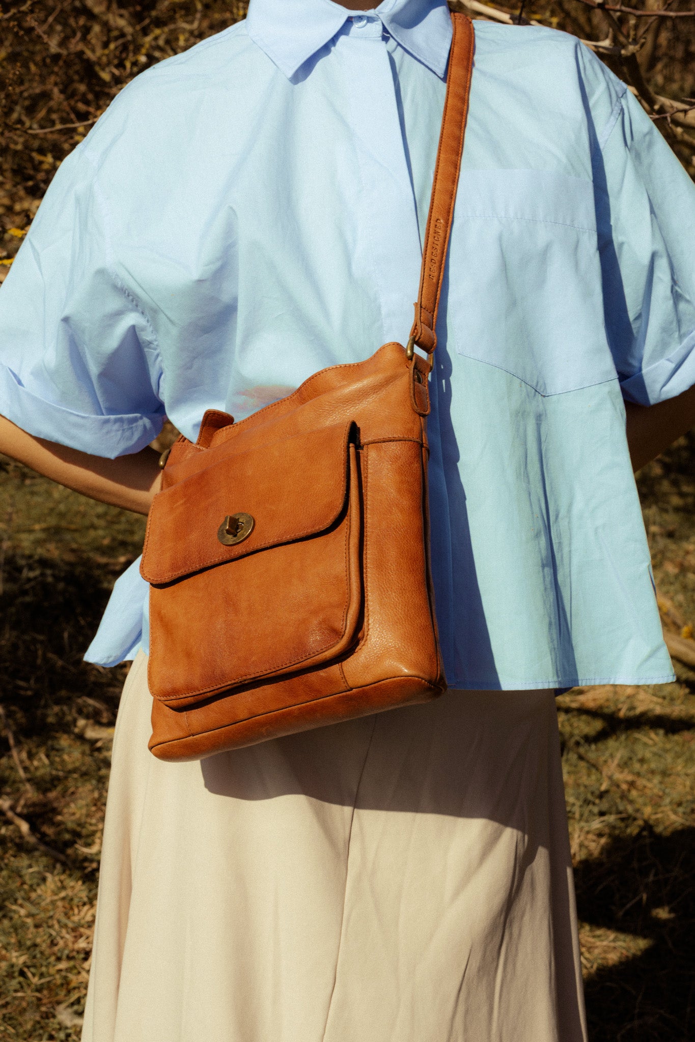 RE:DESIGNED Kay Urban 4874 Umhängetasche Braun Leder