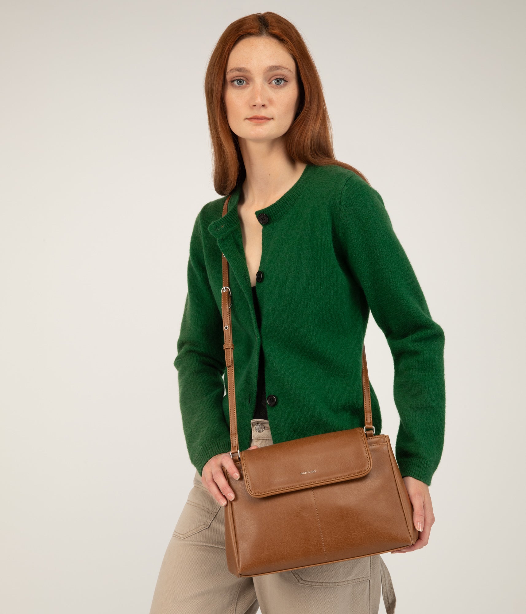 Matt & Nat Vintage SAMOA Umhängetasche Schwarz vegan