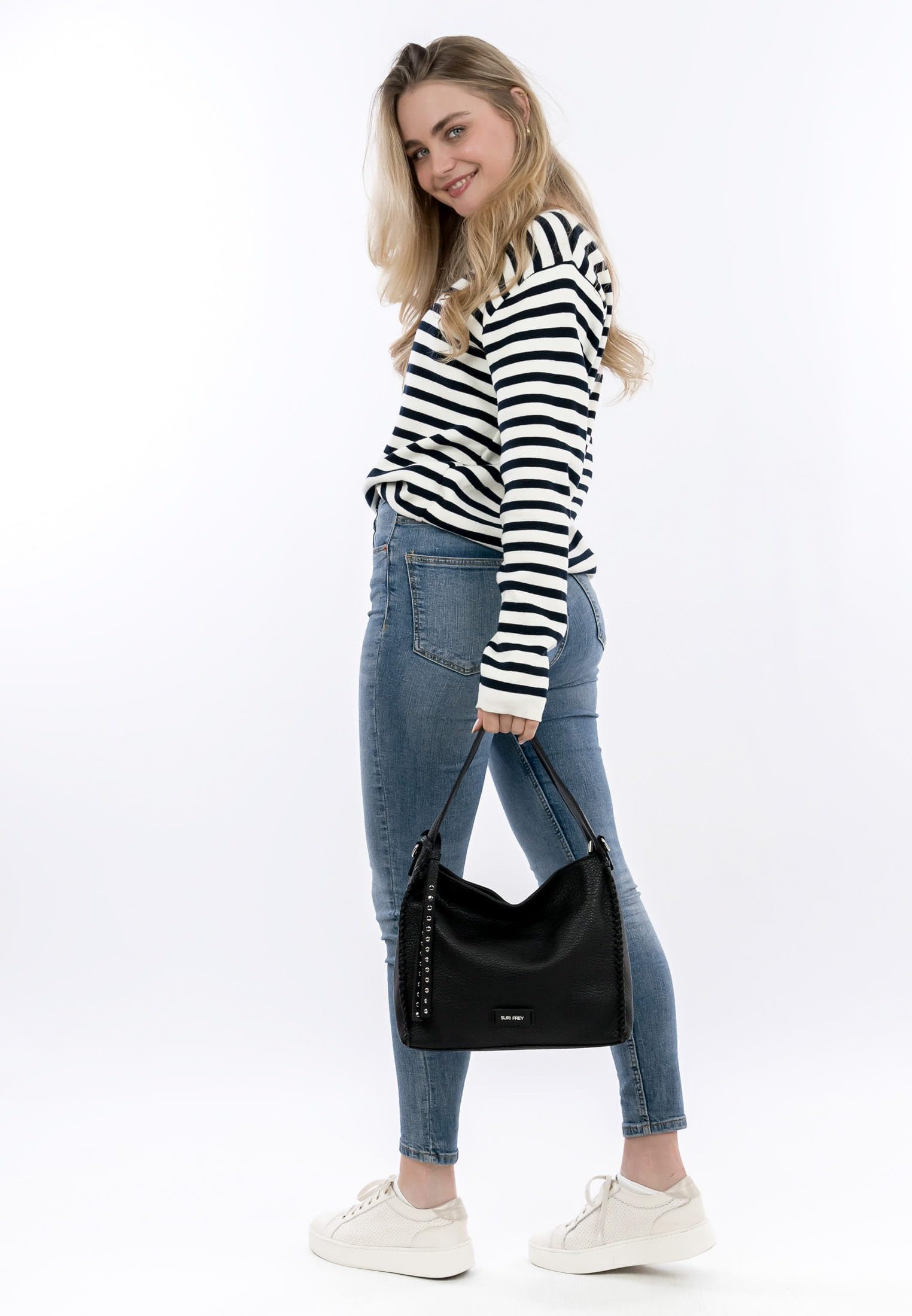 SURI FREY Franzy Hobo Bag S Schultertasche Black Anhänger