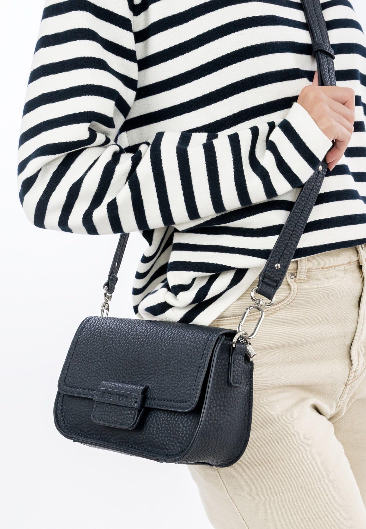 SURI FREY Berly Crossbody Bag Umhängetasche Blau Klappe
