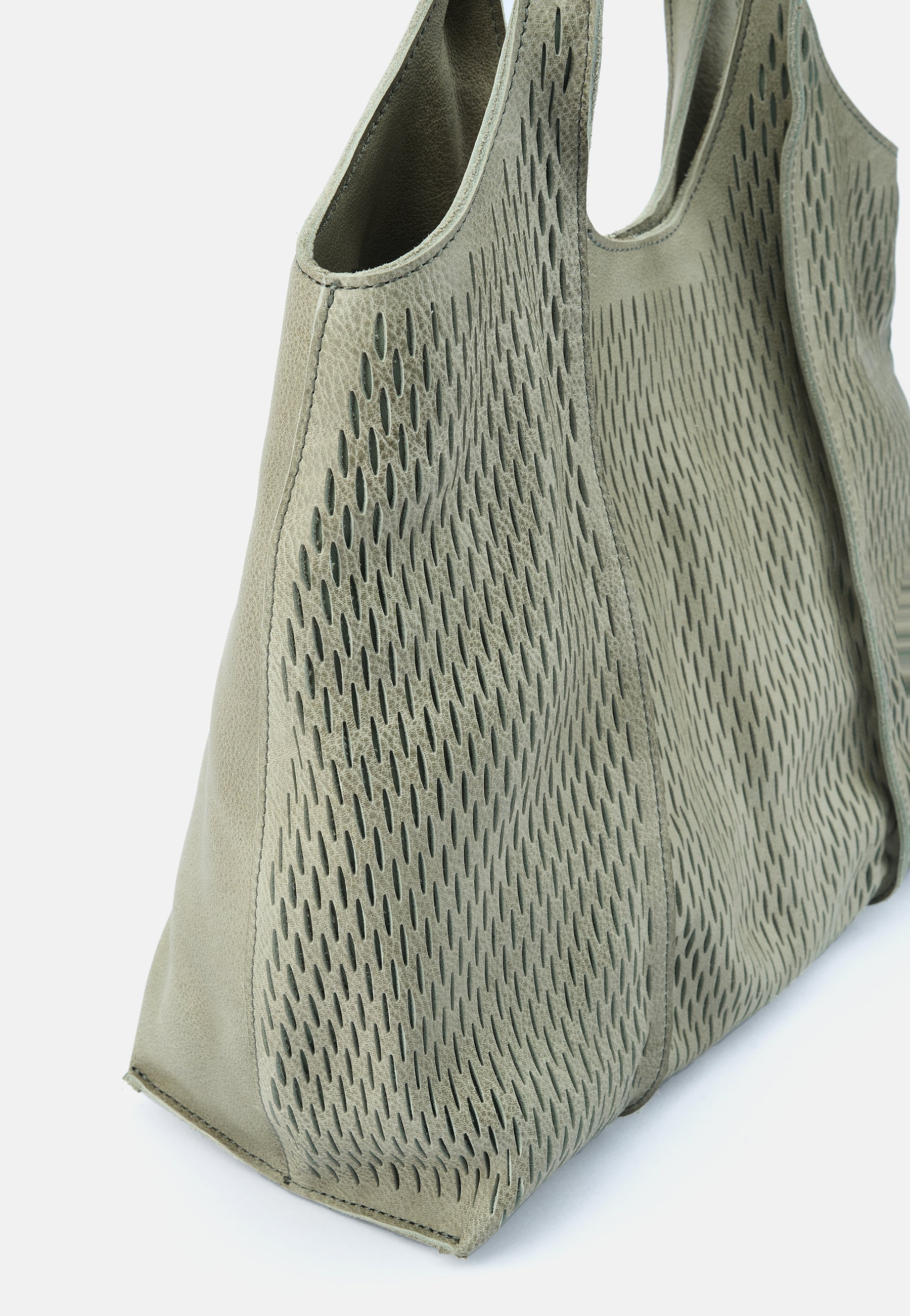 FREDsBRUDER Soft Cut Hobo Handtasche Leaf Rindsleder
