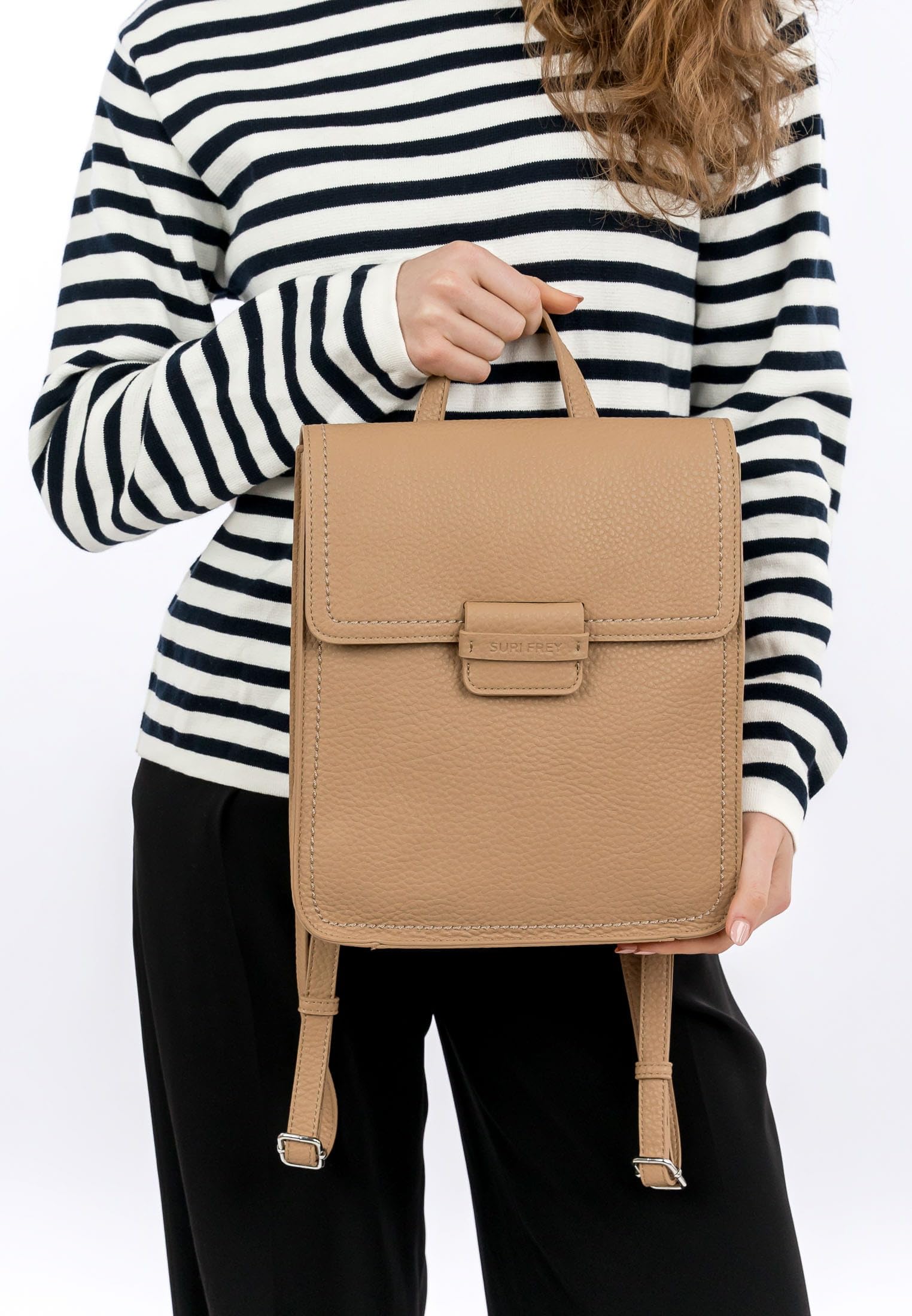 SURI FREY Berly Rucksack Sand