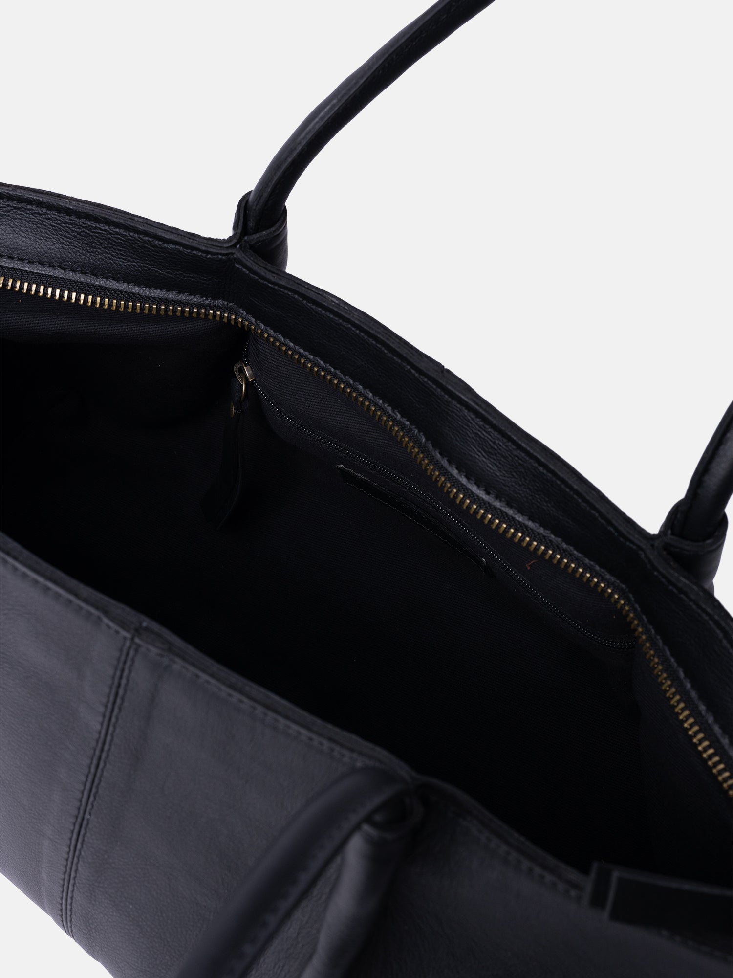 RE:DESIGNED Sille Schultertasche Schwarz Leder