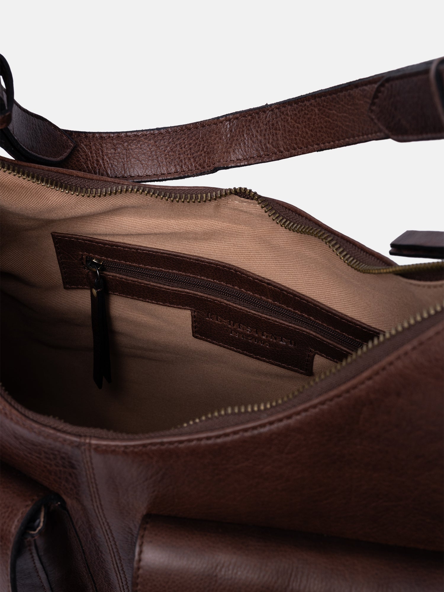 RE:DESIGNED Solvej Large Schultertasche Woodsmoke Vollleder
