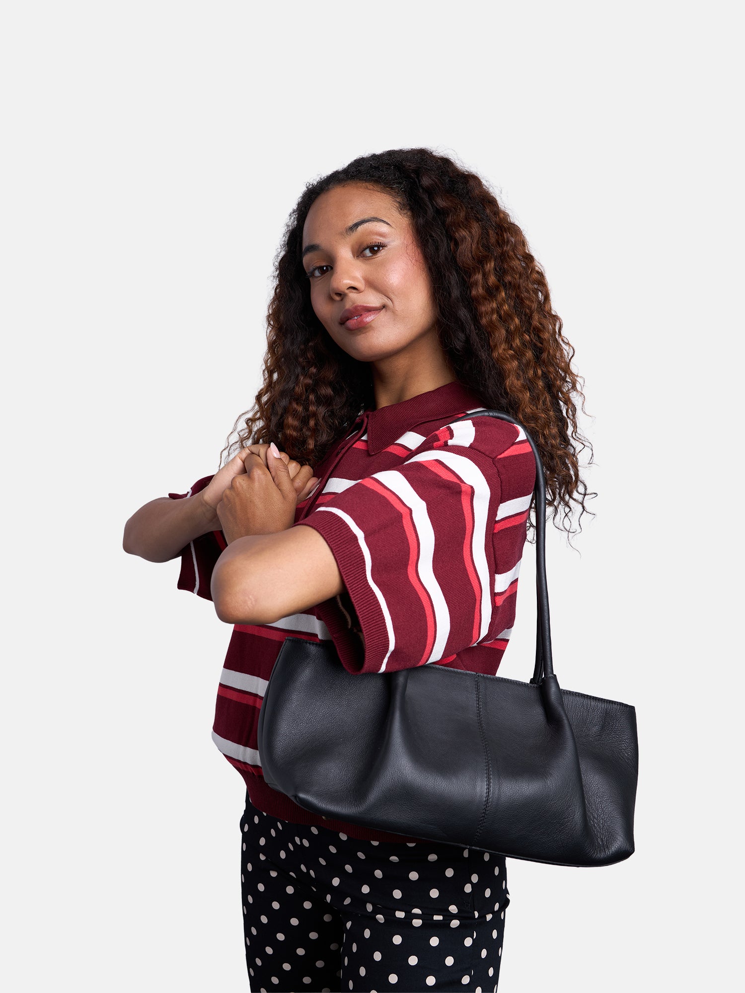 RE:DESIGNED Sille Schultertasche Schwarz Leder