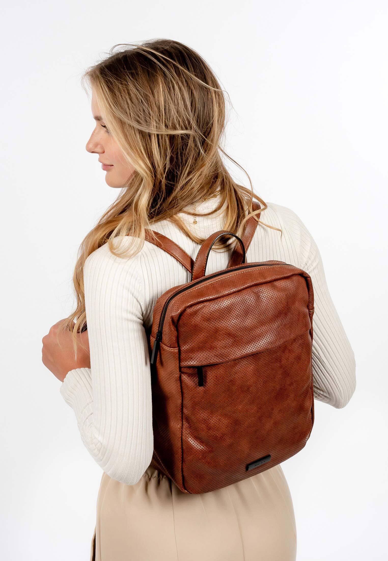 SURI FREY Celly Backpack Rucksack cognac perforiert