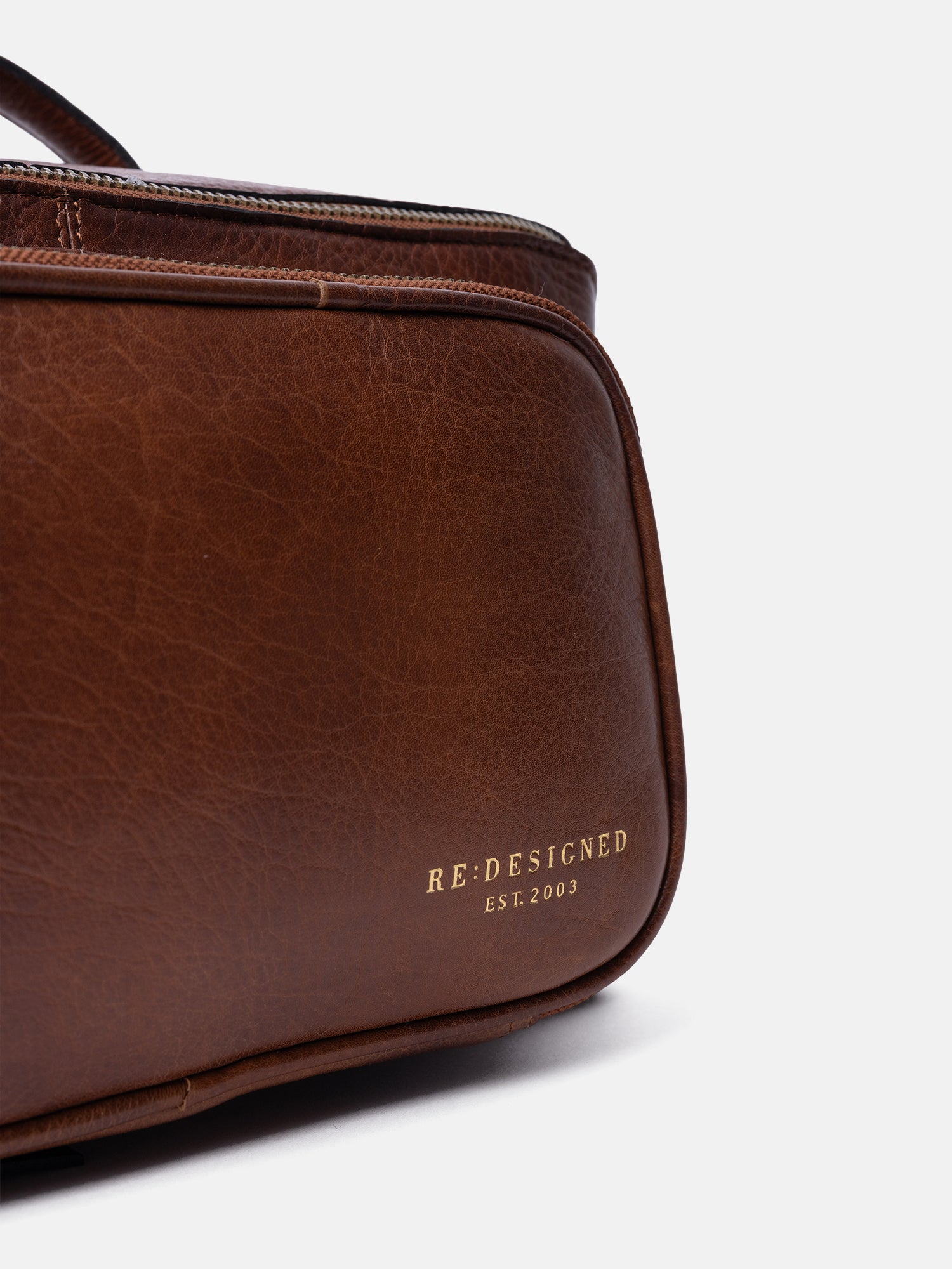 RE:DESIGNED Sally Kulturtasche Walnut Vollleder