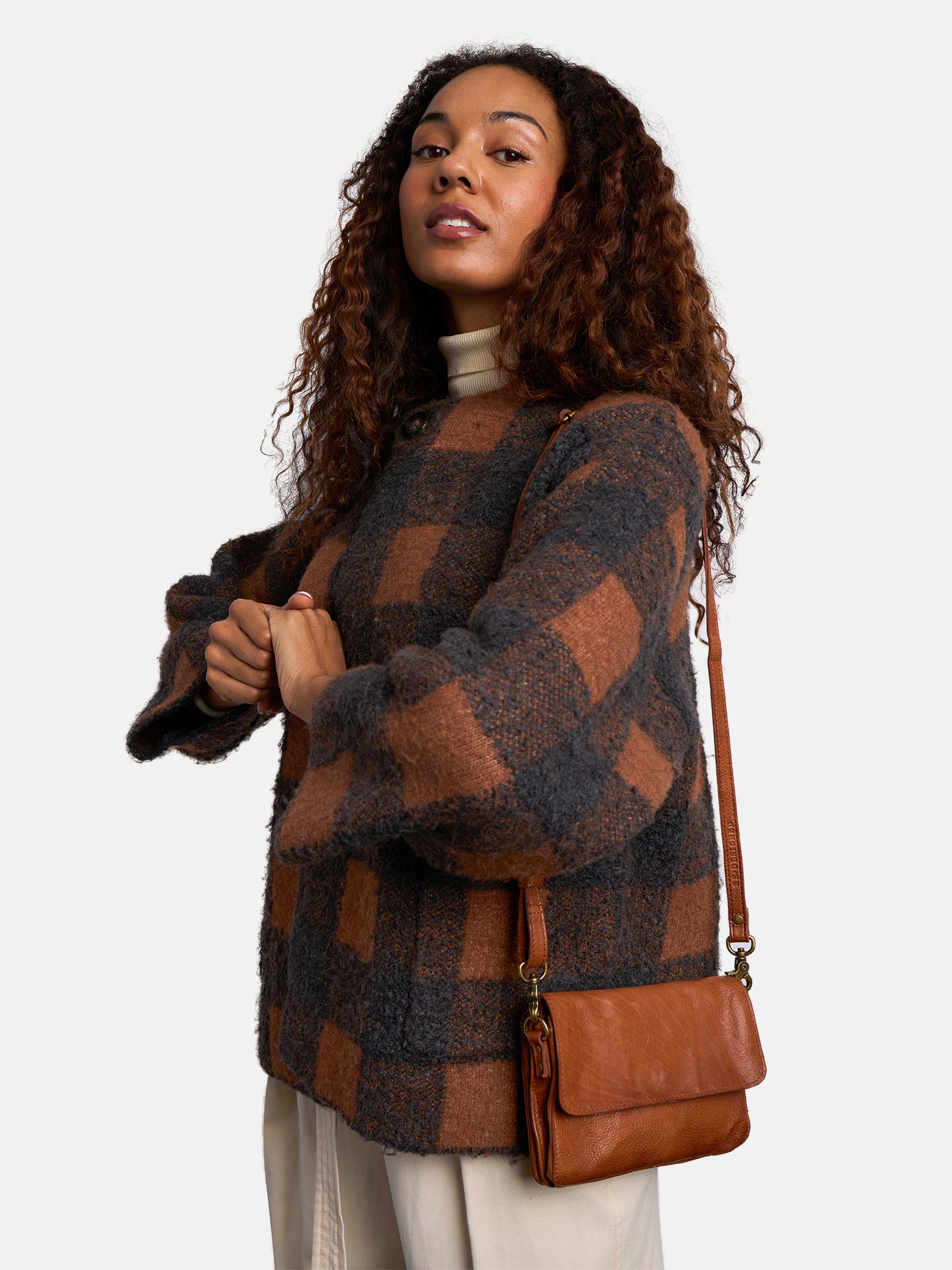 RE:DESIGNED Acile Urban 5137 Clutch Walnut Vollleder
