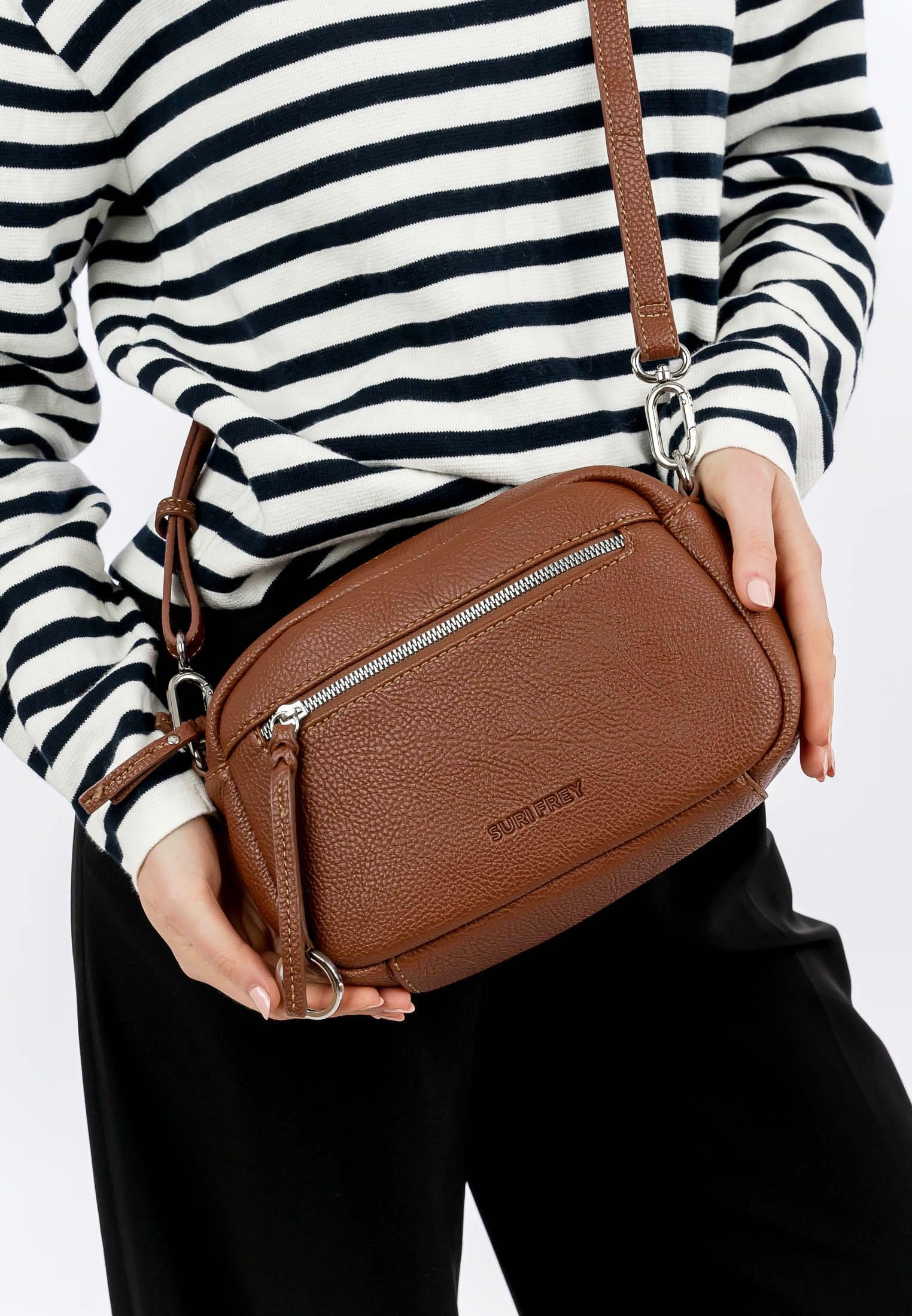 SURI FREY Debby Crossover Bag Umhängetasche Cognac