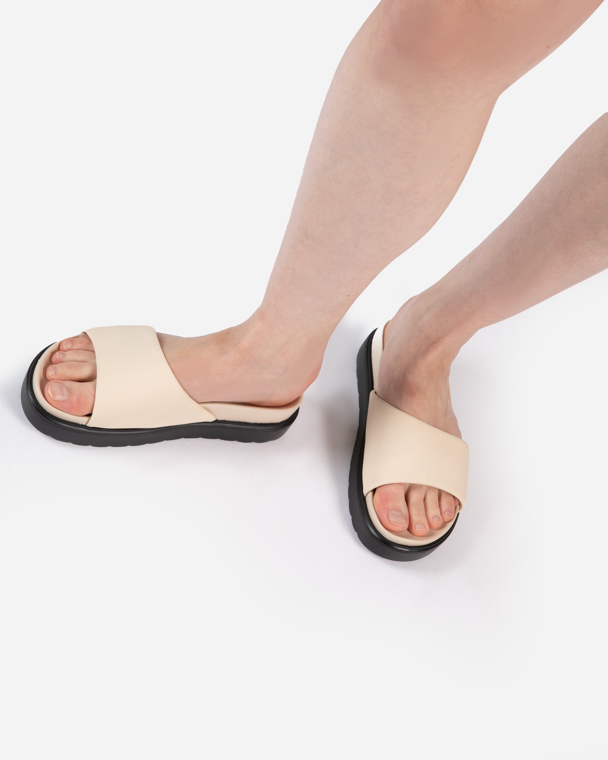 Matt & Nat Toyo Sandalen Schwarz Plateau 5 cm
