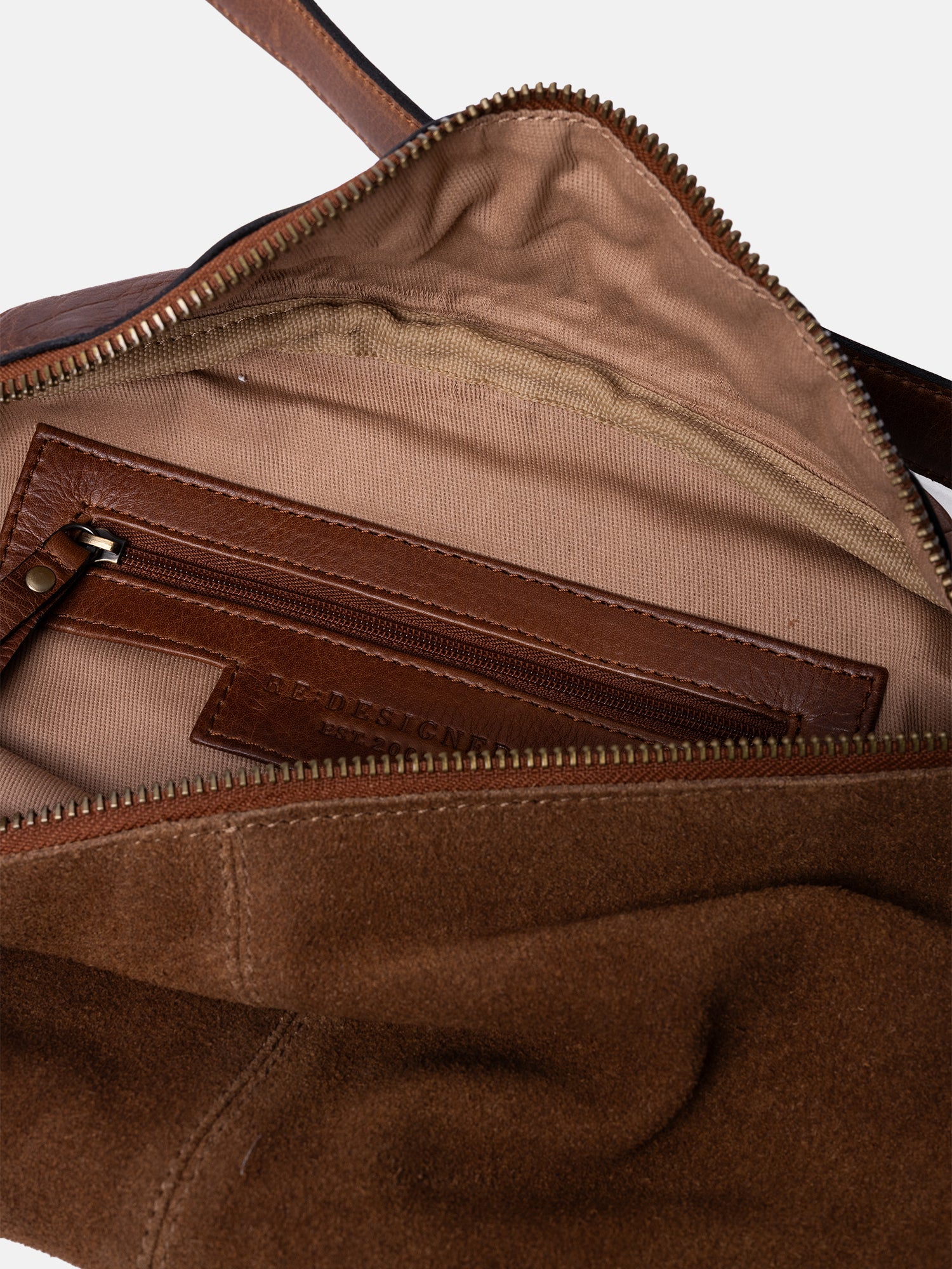 RE:DESIGNED Selma 6689 Bauchtasche Walnuss Vollleder