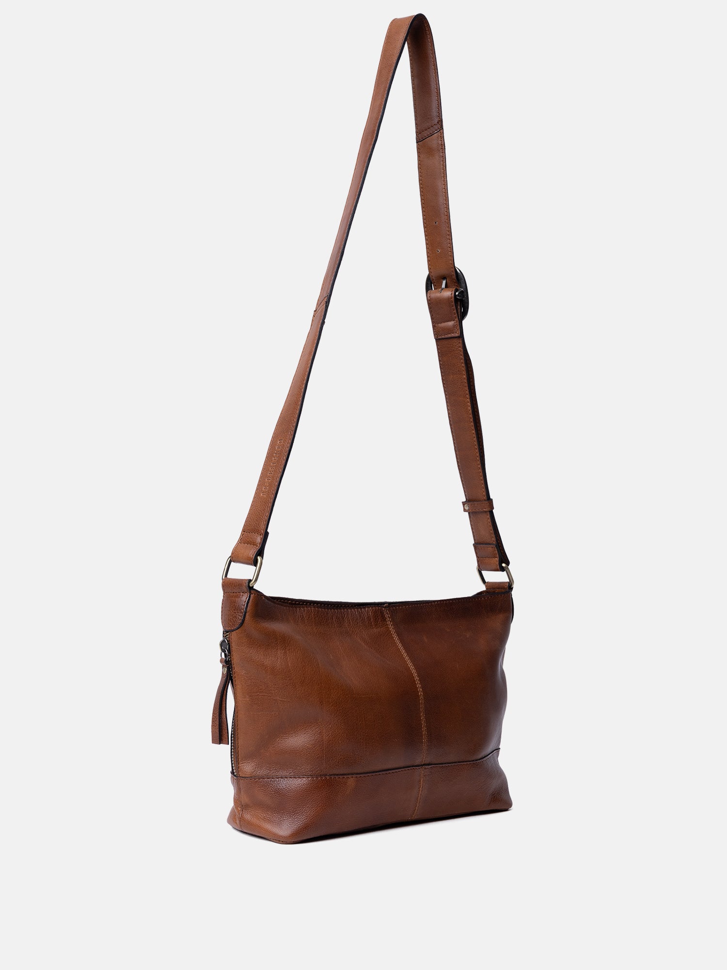 RE:DESIGNED Svea Small Umhängetasche Walnut