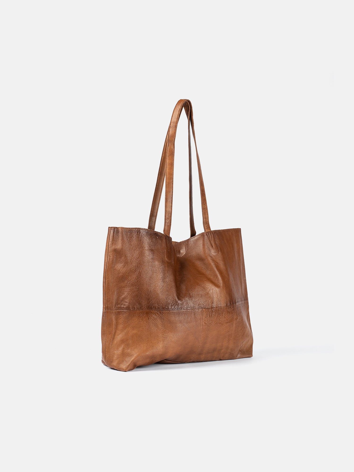 RE:DESIGNED Marlo Urban Shopper Walnut Vollleder