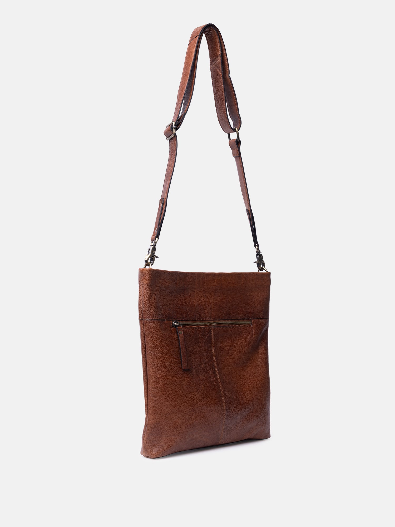 RE:DESIGNED Olea Big Umhängetasche Walnut Vollleder